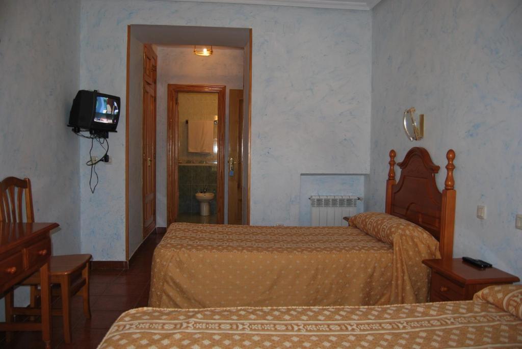 Hostal Bellas Hotel Avila Room photo